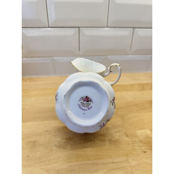 Royal Albert- England - Lavender Rose Creamer & Sugar - Picture 5 of 8